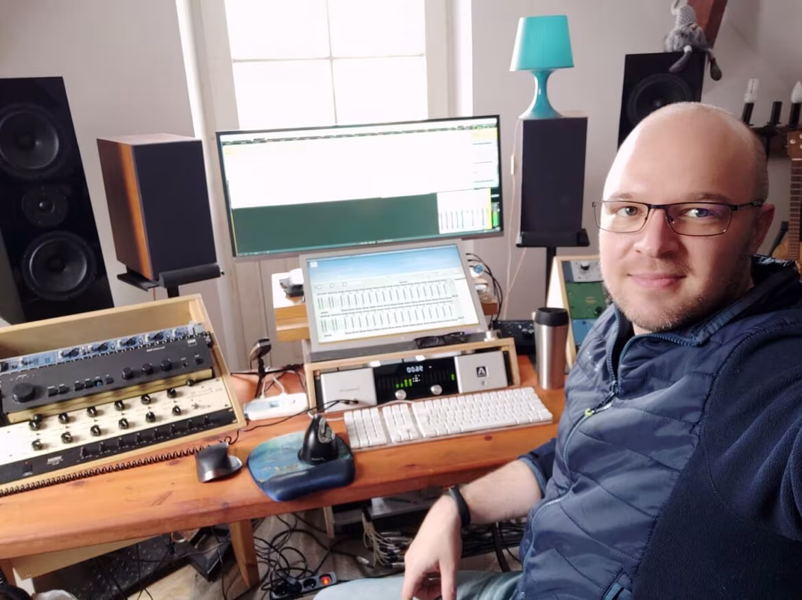 Naszym gościem, uważany w Polsce za najlepszego realizatora mixu i nagłośnienia, Marcin Szwajcer