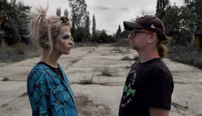 DollZ powraca z nowym materiałem "Jak Ćmy", producentem Michał Kush.