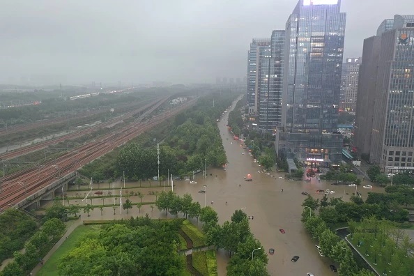 Zatrważające zdjęcia i nagrania z Chin. Ekstremalne powodzie