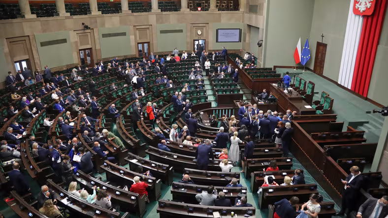 Lex-TVN przyjęte przez Sejm. Lista posłów, którzy poparli projekt w reasumpcji głosowania