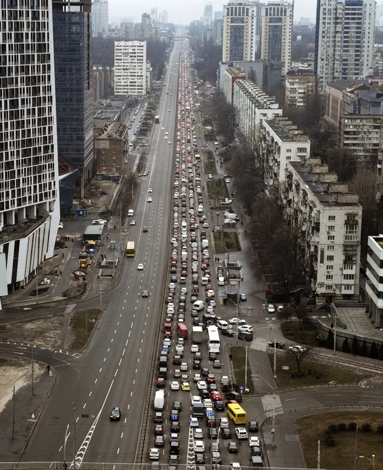 Korki na drodze wyjazdowej z Kijowa