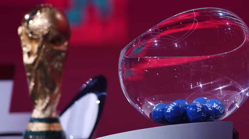 MŚ Katar 2022. Na kogo może trafić Polska w MŚ? Zobacz możliwe koszyki!