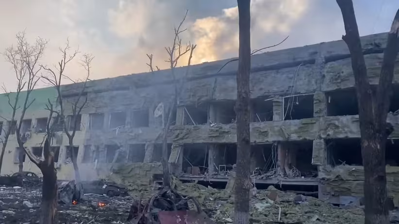 Szpital dziecięcy w Mariupolu zbombardowany przez rosyjskie siły