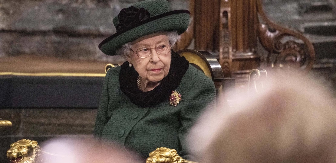 Królowa Elżbieta II po raz pierwszy od pół wieku nie bierze udziału w wielkanocnych ceremoniach