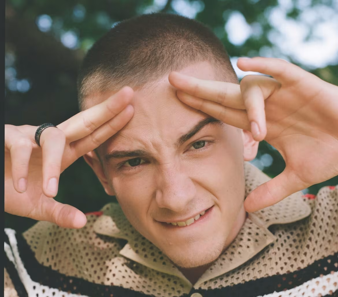 ArrDee łączy siły z Kylą w letnim bangerze „Hello Mate”