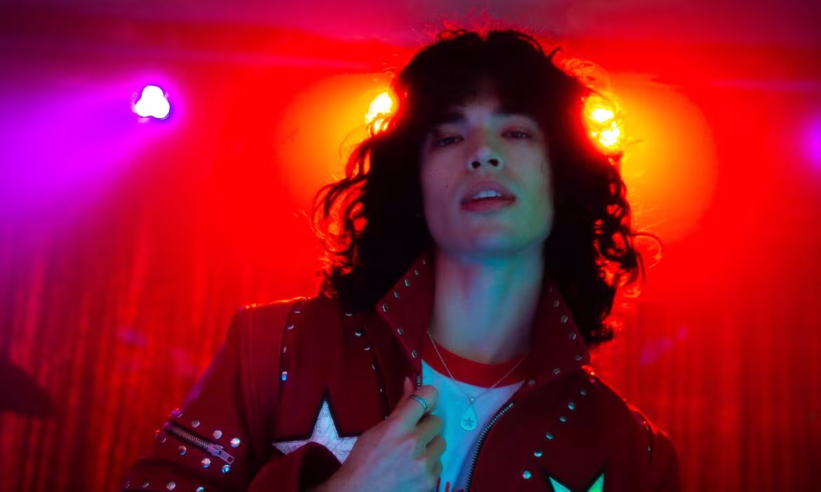 Conan Gray jak Alphaville i OMD w nowym singlu.